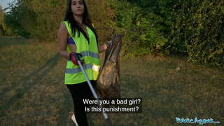 Poiblí Agent Jennifer Mendez fucked amuigh faoin aer ag coileach ollmhór