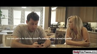 Blonde Bailey uthanda ukufumana fucked kwi ekunene indlela