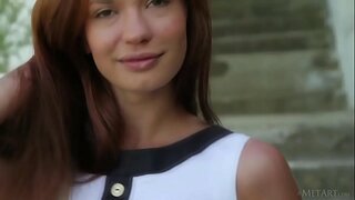 Gorgeous European teen Carolizi herumalbern am fräien